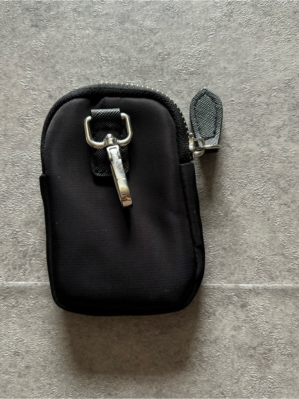 Prada re-Nylon mini pouch with keychain - Picture 5 of 5
